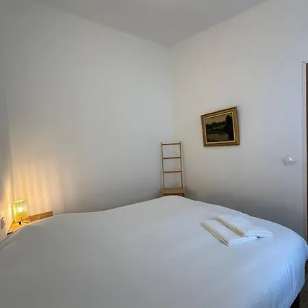 Appartement Edimbourg, Un Duplex Confortable Et Accueillant Reims